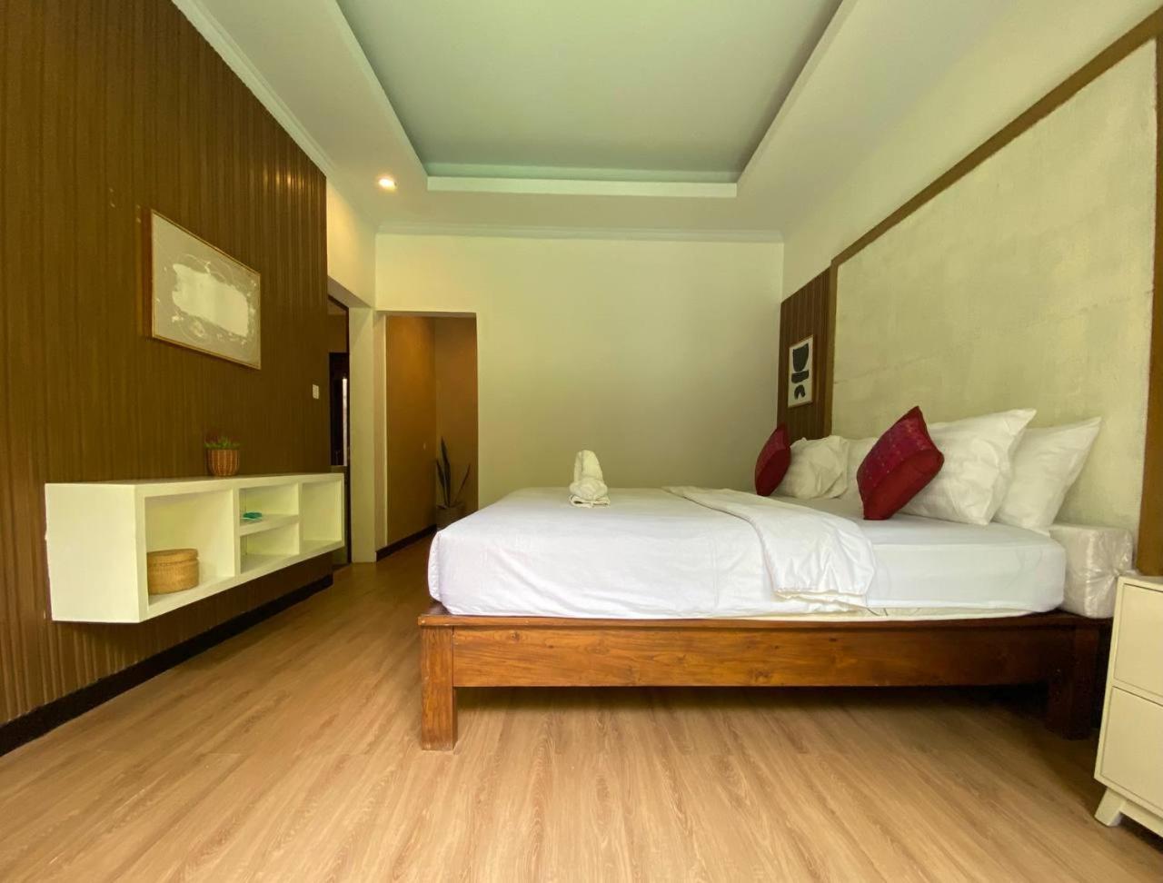 Lisa Dedaries Villa Seminyak Exterior foto